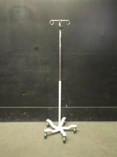 IV POLE ON ROLLING STAND