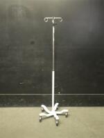 IV POLE ON ROLLING STAND