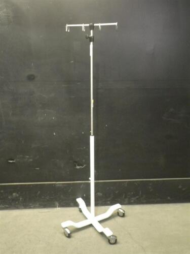 IV POLE ON ROLLING STAND