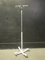 IV POLE ON ROLLING STAND