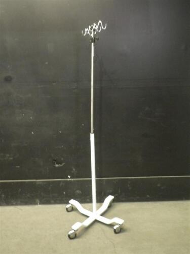IV POLE ON ROLLING STAND