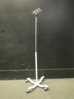 IV POLE ON ROLLING STAND