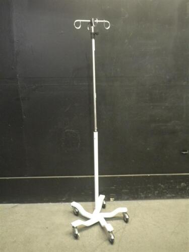 IV POLE ON ROLLING STAND