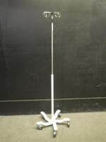IV POLE ON ROLLING STAND