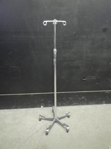 IV POLE ON ROLLING STAND