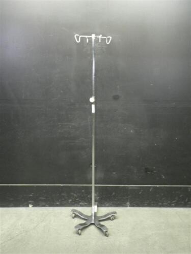 IV POLE ON ROLLING STAND