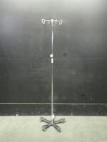 IV POLE ON ROLLING STAND