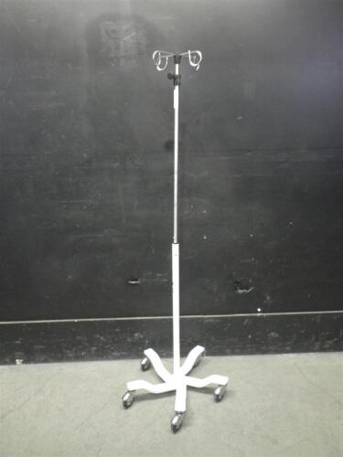 IV POLE ON ROLLING STAND