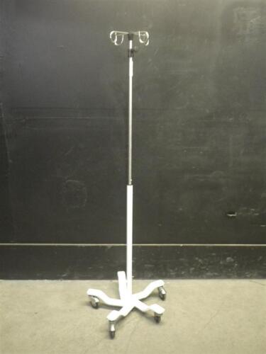 IV POLE ON ROLLING STAND