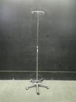 IV POLE ON ROLLING STAND