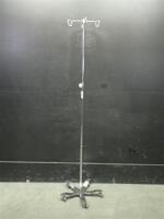 IV POLE ON ROLLING STAND