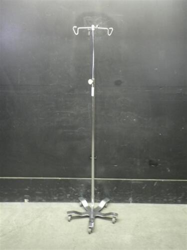 IV POLE ON ROLLING STAND