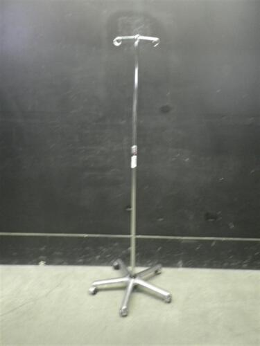 IV POLE ON ROLLING STAND