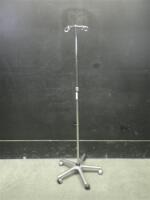 IV POLE ON ROLLING STAND