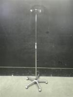 IV POLE ON ROLLING STAND