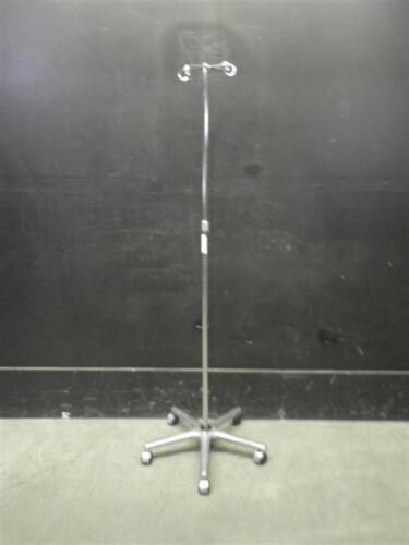 IV POLE ON ROLLING STAND