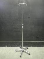 IV POLE ON ROLLING STAND