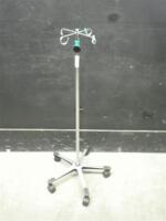 IV POLE ON ROLLING STAND