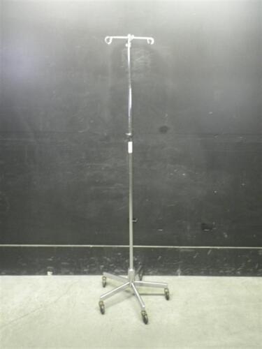IV POLE ON ROLLING STAND