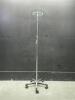 IV POLE ON ROLLING STAND