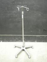 IV POLE ON ROLLING STAND