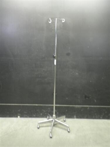 IV POLE ON ROLLING STAND