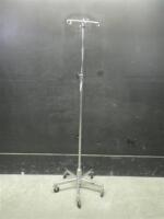 IV POLE ON ROLLING STAND