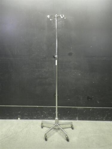 IV POLE ON ROLLING STAND
