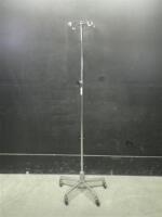 IV POLE ON ROLLING STAND