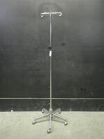 IV POLE ON ROLLING STAND