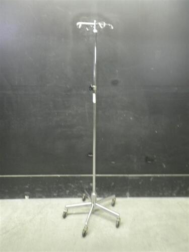 IV POLE ON ROLLING STAND