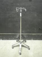IV POLE ON ROLLING STAND