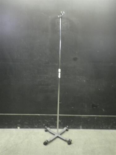 IV POLE ON ROLLING STAND