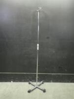 IV POLE ON ROLLING STAND