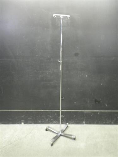 IV POLE ON ROLLING STAND