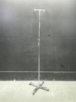 IV POLE ON ROLLING STAND