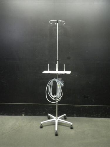 IV POLE ON ROLLING STAND