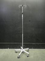 IV POLE ON ROLLING STAND
