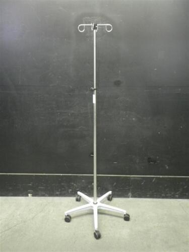 IV POLE ON ROLLING STAND
