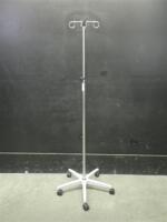 IV POLE ON ROLLING STAND