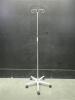 IV POLE ON ROLLING STAND