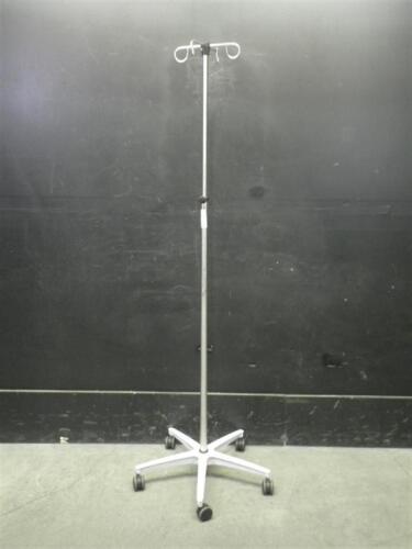 IV POLE ON ROLLING STAND