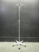 IV POLE ON ROLLING STAND