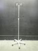 IV POLE ON ROLLING STAND