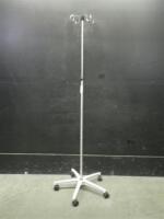 IV POLE ON ROLLING STAND