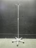 IV POLE ON ROLLING STAND