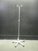 IV POLE ON ROLLING STAND