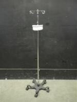 IV POLE ON ROLLING STAND