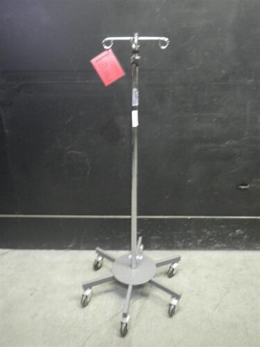 IV POLE ON ROLLING STAND