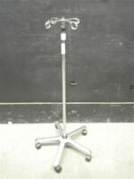 IV POLE ON ROLLING STAND